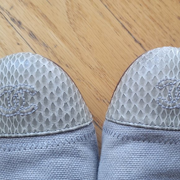 Chanel Grey Canvas and Python Trim Cap Toe Scrunch Flats Size 38 - Picture 3 of 7